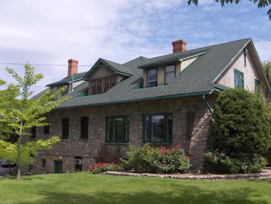 Leir House Arts and Cultural Centre